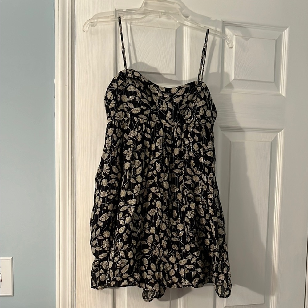 Zara Women’s Black and Cream Floral Romper size small